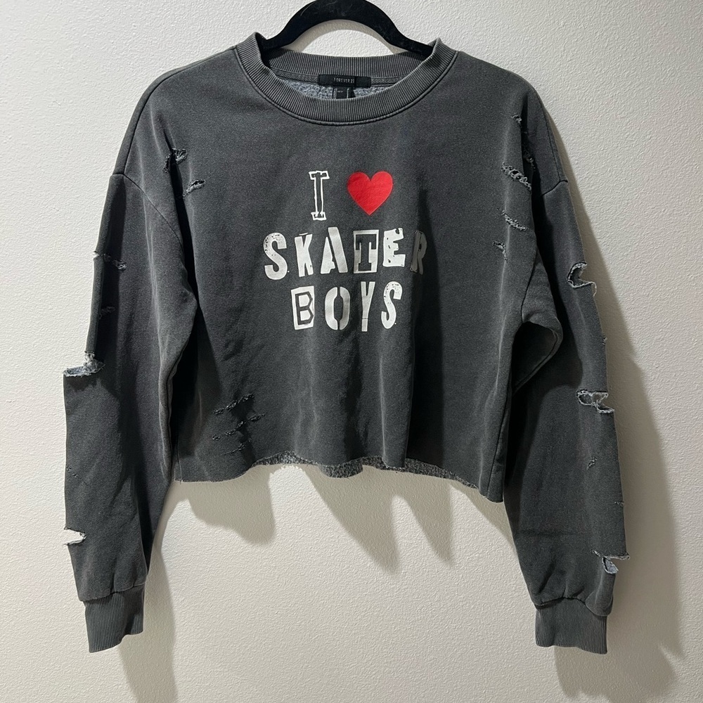 Forever 21 F21 Gray Cropped ‘I love Skater Boys’ Sweatshirt, small, distressed